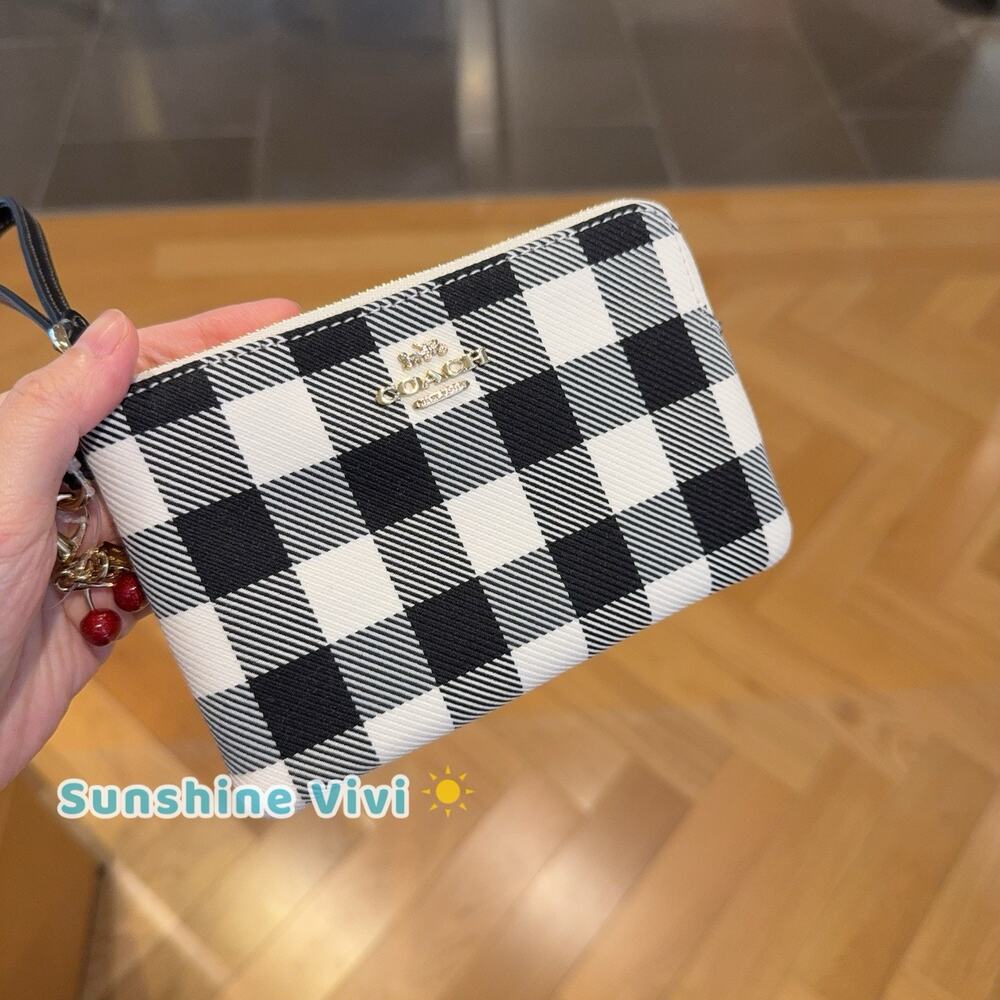 NWT Coach Corner Zip Wristlet With Gingham Print And Charm CEX59 black Multi